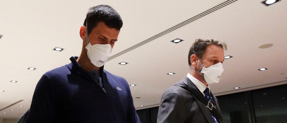 Der serbische Tennisstar Novak Djokovic hat in seiner Visums-Frage vor dem australischen Bundesgericht verloren und muss das Land verlassen
