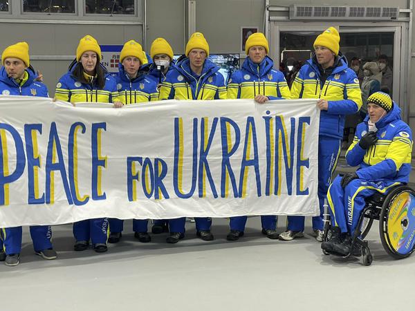 Eine Mannschaft, eine Botschaft: Die Ukrainer stehen zusammen.