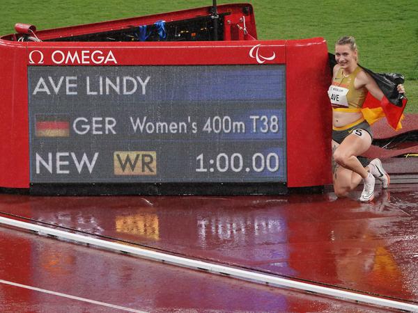 Lindy Ave jubelt über ihre Weltrekord-Zeit.