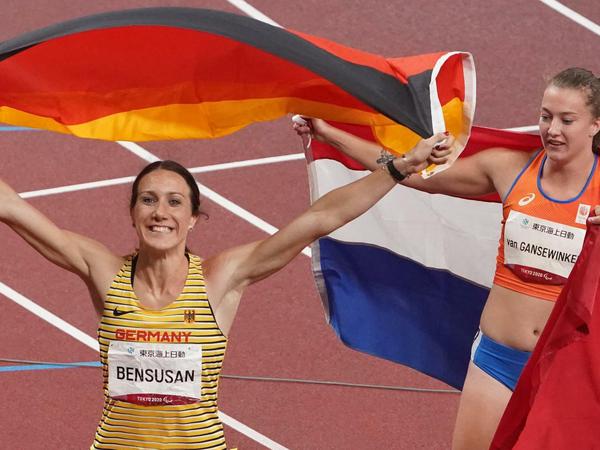 Kurz enttäuscht, dann happy: Die zweifache Silbermedaillen-Gewinnerin Irmgard Bensusan (links) neben Marlene van Gansewinkel.