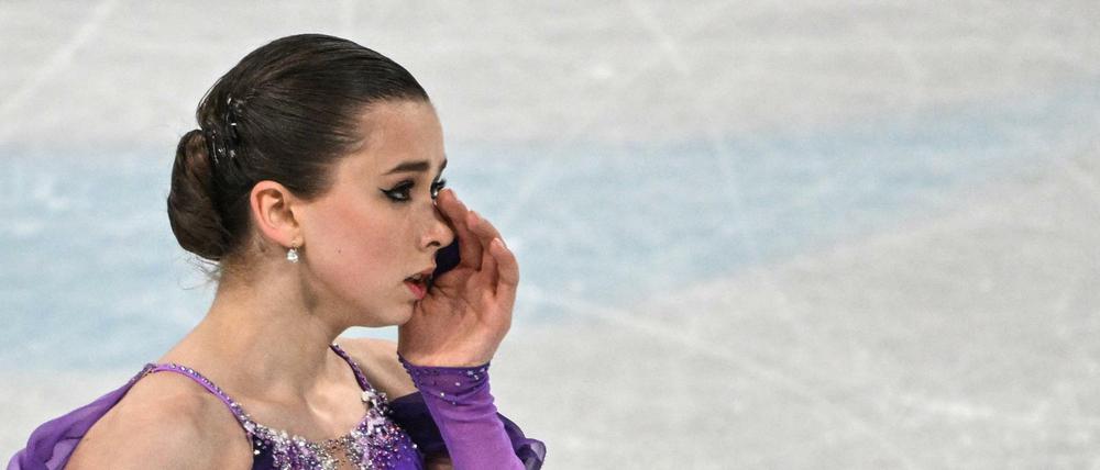 Kamila Walijewa war mit gerade mal 15 Jahren im Fokus bei den Olmypischen Spielen in Peking.