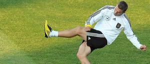 Ob Lukas Podolski gegen Argentinien spielen kann, entscheidet sich erst kurzfristig vor dem Spiel.