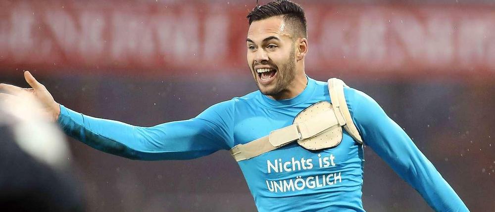 Der nach einer Herzmuskelentzündung und mehreren Herzoperationen mit einem Defribillator spielende Daniel Engelbrecht erzielte in der letzten Minute den 2:1 Siegtreffer für die Stuttgarter Kickers.