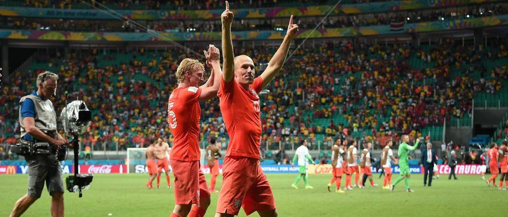 Jubel bei Arjen Robben (r.) und Dirk Kuyt: Die Niederlande stehen im WM-Halbfinale.