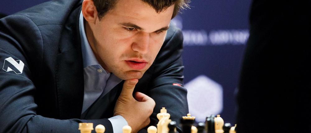 Herausforderer gesucht. Ein Duell gegen Weltmeister Magnus Carlsen ist der Preis, der auf den Sieger des Berliner Turniers wartet. 