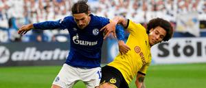 Voll drauf: Der FC Schalke 04 und Borussia Dortmund schenkten sich im Revierderby nichts.