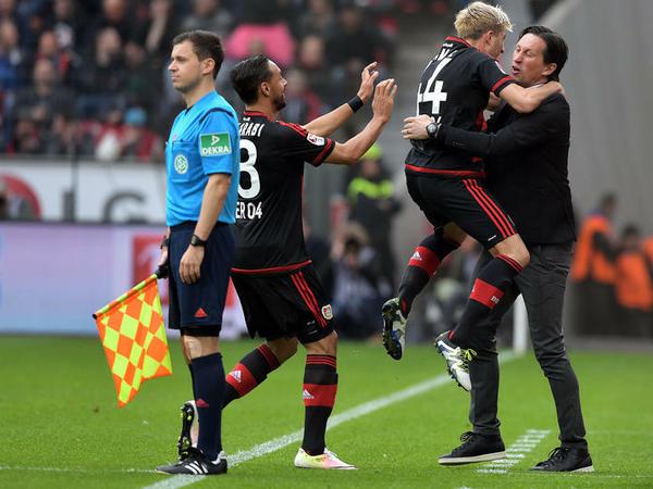 Im März fast entlassen, im Frühjahr ein Liebling der Herzen. Roger Schmidt spielt mit Bayer Leverkusen wieder in der Champions League.