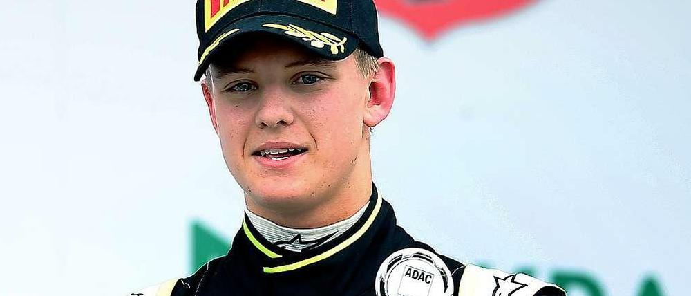 Pokalsammler: Mick Schumacher feierte einen grandiosen Einstieg in die ADAC Formel 4.