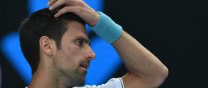 Novak Djokovic ist in der zweiten Runde der Australian Open überraschend ausgeschieden.