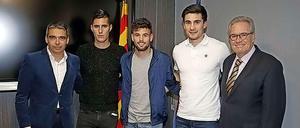 Nur kurz beim Groß klub: Sergi Guardiola (Zweiter von links) ist wieder vom FC Barcelona rausgeworfen worden.