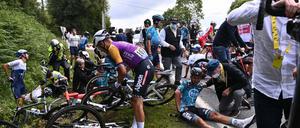 Schon auf der ersten Etappe der Tour de France kam es zu schweren Stürzen. 