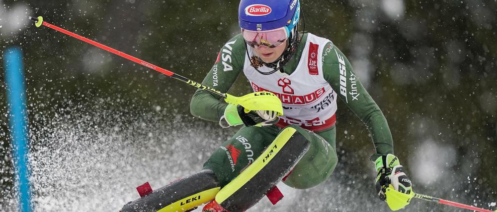Weltmeisterlich. Mikaela Shiffrin setzte sich zum vierten Mal in Serie die Krone im Slalom auf.