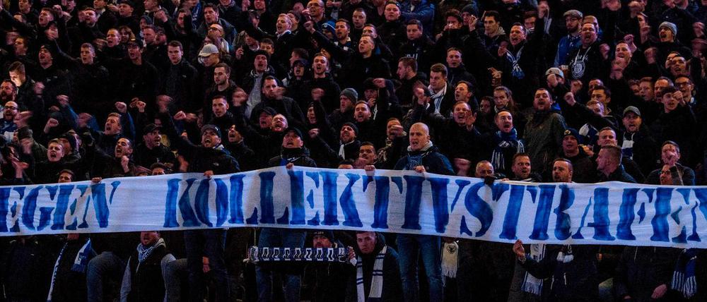 Beim Spiel gegen Leipzig protestierten Herthas Fans gegen den eigenen Verein.
