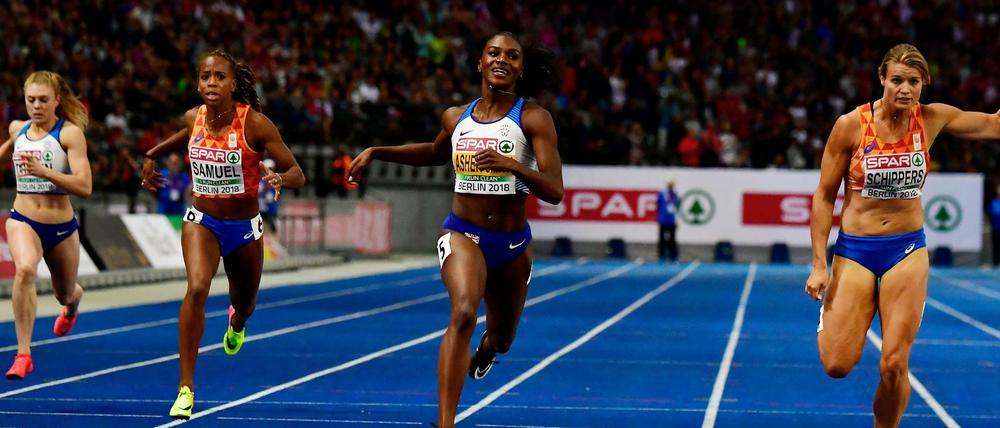Dina Asher-Smith raste bei der EM in Berlin als Erste über 200 Meter durchs Ziel. Berlins Leichtathletik-Verbandspräsident Janetzky braucht die Distanz nicht unbedingt im Wettkampfkalender.