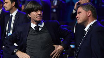 Wird nicht einfach. Bundestrainer Joachim Löw (l.) und seine Mannschaft haben schwere Gruppengegner für die EM zugelost bekommen.