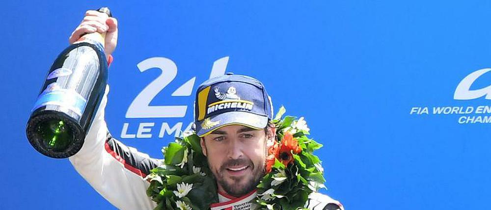 Fernando Alonso feierte überaus ausgelassen.