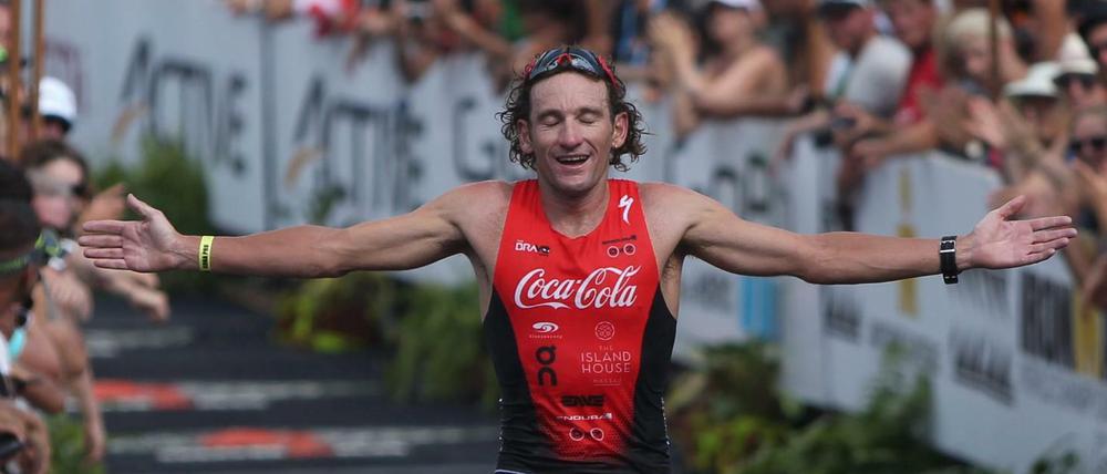 Die Erlösung. Tim Don läuft als 15. über die Ziellinie bei der Ironman Weltmeisterschaft 2015.