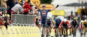 Der Belgier Tim Merlier gewinnt den Massensprint am dritten Tag der Tour de France.