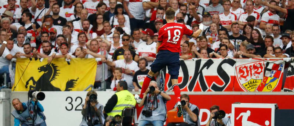 Leon Goretzka bejubelt sein erstes Bundesliga-Tor für den FC Bayern.