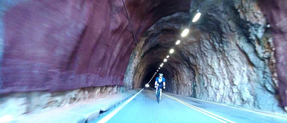 Tunnelblick: Unser Kolumnist war zuletzt auf Mallorcas Bergen unterwegs.