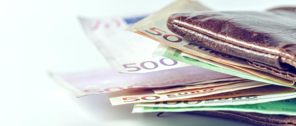 Mehr Geld im neuen Jahr: Steuererleichterungen und staatliche Hilfen bringen 1000 Euro oder mehr.