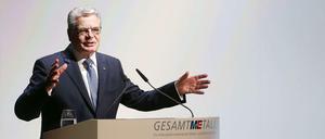 Bundespräsident Joachim Gauck spricht in Berlin bei einem Festakt zum 125-jährigen Bestehen des Arbeitgeberverbands Gesamtmetall.