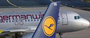Aus Lufthansa wird Germanwings - vor allem Vielflieger der größten deutschen Airline sind über den Aufstieg der Billig-Tochter nicht erfreut.