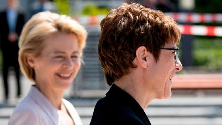 Ursula von der Leyen hinterlässt Annegret Kramp-Karrenbauer mit der Berater-Affäre eine schwere Hypothek