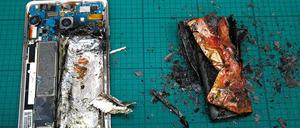 Explodiert: Der Akku dieses Samsung Galaxy Note 7 hat Feuer gefangen. 