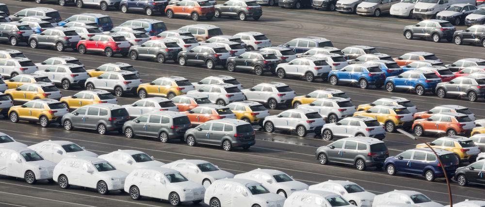 Fahrzeuge des Volkswagen-Konzerns sollen bis zur Freigabe auf dem Flughafen BER abgestellt werden.