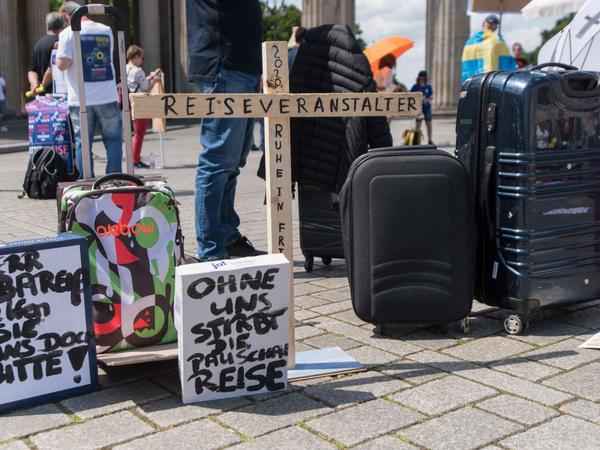 Angst um ihre Jobs: Auch die Mitarbeiter von Reisebüros haben an vielen Stellen Berlins demonstriert. 