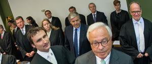Prozess gegen Rolf Breuer (vorne rechts), Josef Ackermann (links hinter Breuer) und Jürgen Fitschen (rechts hinter Ackermann)