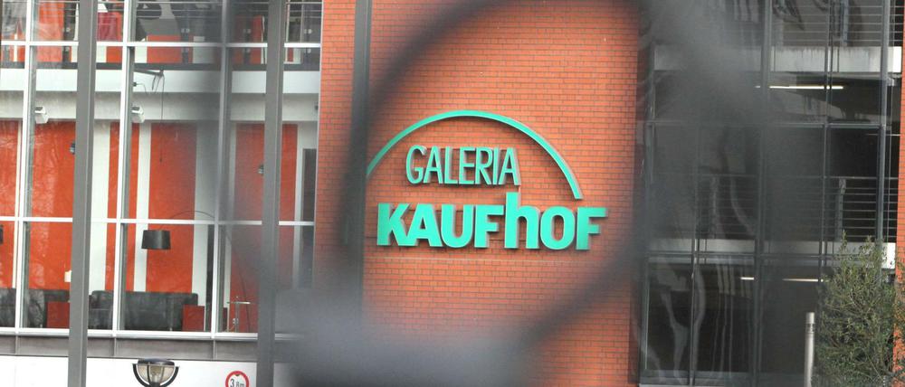 Bald wohl nur noch Galeria: Eine Galeria-Kaufhof-Filiale in Rostock.