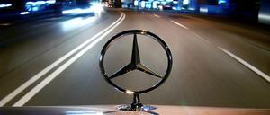 Mercedes-Benz will BMW als führenden Premiumhersteller ablösen.