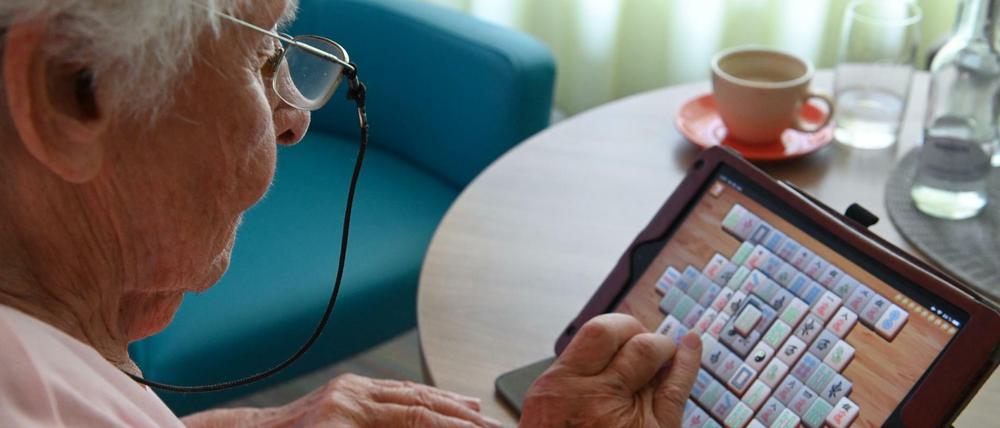 Mehr als nur Zocken: Senioren nutzen das Netz vor allem für familiäre Kommunikation.  