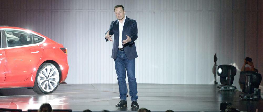 Tesla-Chef Elon Musk hat in einer E-Mail von umfangreicher Sabotage durch einen Mitarbeiter berichtet.