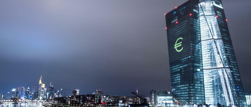 Die Europäische Zentralbank (EZB) hält die niedrigen Zinsen für ein Risiko.