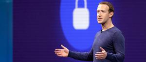 Staatliche Investoren fordern die teilweise Entmachtung von Facebook-Chef Mark Zuckerberg.