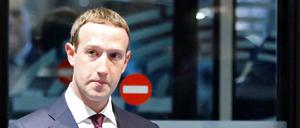 Neue Vorwürfe gegen Facebook's CEO Mark Zuckerberg - hier bei einer Anhörung zum Datenskandal um Cambridge Analytica 