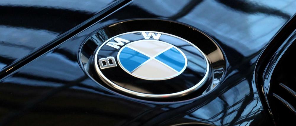 Gute Zahlen: Trotz Chipmangel steigert BMW den Gewinn und liegt beim Absatz zuletzt sogar vor Konkurrent Daimler.