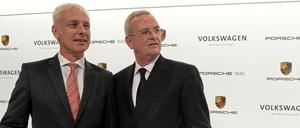 Der Alte und der Neue: Porsche-Chef Matthias Müller soll Nachfolger von Martin Winterkorn an der Spitze von Volkswagen werden. REUTERS/Fabian Bimmer/Files