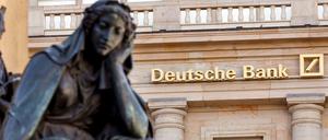 Auch die Deutsche Bank lässt nun einige Filialen vorerst geschlossen.
