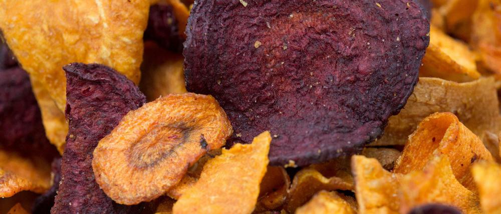 Knabberlapapp: Rote-Bete- und Karotten-Chips sind gar nicht gesund. Außerdem schmecken sie oft ranzig und pappig. 