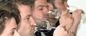 Trinken lernen. Voraussetzung für die Ausbildung zum „Weinkellner“ ist in der Regel ein Beruf oder Erfahrung in der Hotelbranche. 