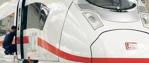 Nicht im Fahrplan. Die ICE-Züge werden derzeit im Siemens-Werk Krefeld produziert. Offenbar macht aber ein Lieferant Ärger.