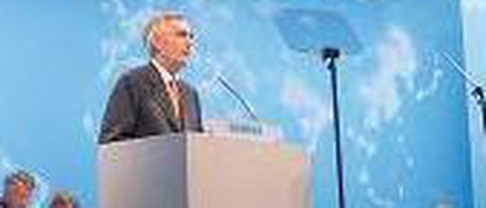 Vertrauen Sie Siemens. Vorstandschef Peter Löscher warb auf der Hauptversammlung um die Gunst der Aktionäre.