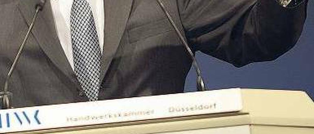 In der Kritik. SPD-Kanzlerkandidat Peer Steinbrück am Sonntag bei der Meisterfeier der Handelskammer Düsseldorf. 
