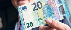Der neue 20-Euro-Schein soll deutlich schwerer zu fälschen sein. 