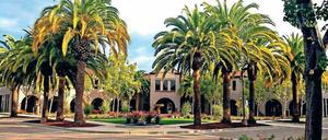 Forschen in Kalifornien. Das Research and Technology Center (RTC) von Bosch hat seinen Sitz in einem von Palmen gesäumten Gebäude der Stanford-Uni. 