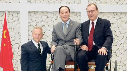 Immer dabei: Grube 2004 mit Besuch aus Peking und Daimler-Chef Schrempp. 